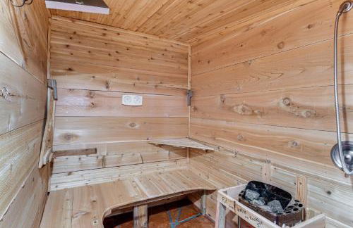 5 Mi to Lake Secluded Pinedale Retreat with Sauna! - Photo 23