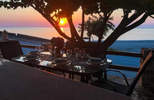 Genevieve Sea House - by the sea ....on the beach. - Foto 31