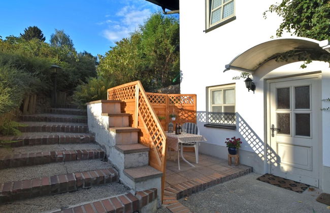 Tranquil Garden Apartment - Photo 30