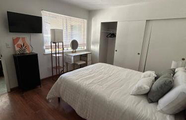 Spacious Fully Furnished 3BR Fully Fenced Home - Foto 24