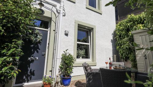 Hideaway Cottage - Photo 2