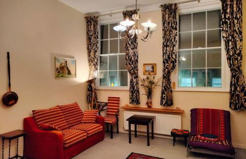 Georgian Style Apartment - Photo 1