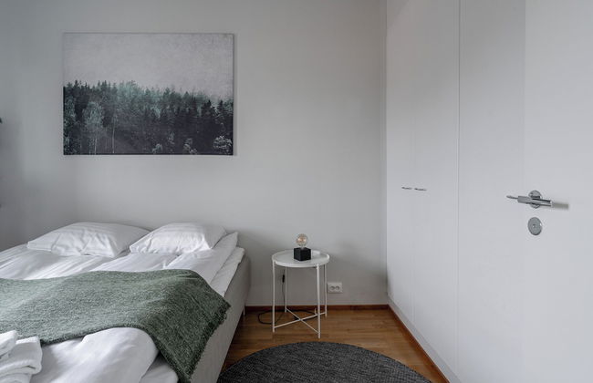 Modern 1BR Apt with Sauna, Balcony & Free Parking - Foto 14