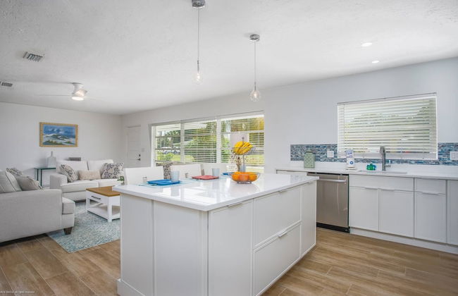 Gorgeous Grove Contemporary Family Home - Foto 10