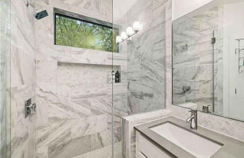 East Side Haven - Blocks from Local Food Legends - Foto 21