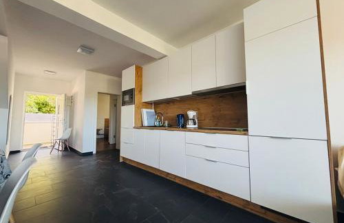 House off Caska - Photo 16