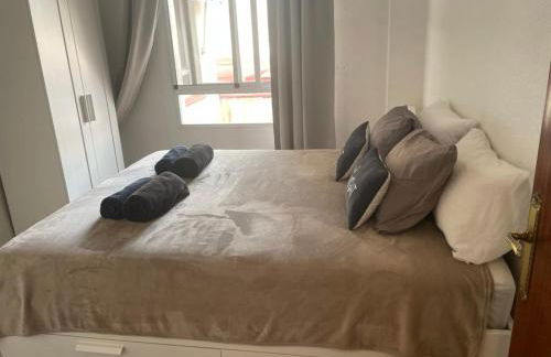 Piso Grande Amplio para grandes grupos 4 Dormitorios 2 baños,Asc 4AC y WIFI - Photo 26