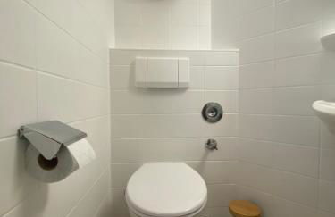 Stilvolles Apartment mit Balkon, Küche & Parkplatz - Waldstetten Zentrum - Foto 22