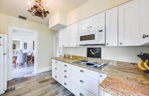 Walk to Beach Old Naples Escape with Private Pool! - Foto 9