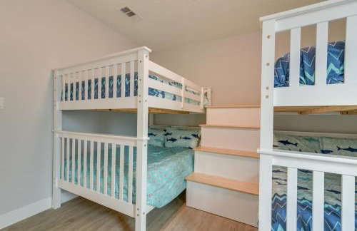 Luxe Crystal Beach Retreat with Views! Walk to Shore - Foto 20