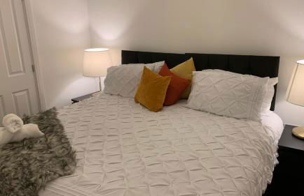 LUXURY 3 BED HOME with MULTIPLE FREE PARKING BAYS Early Check-in Late Check- Out Allowed - Foto 19