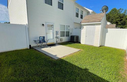 Spacious 3-bedroom townhouse with 2 1/2 baths. - Foto 2