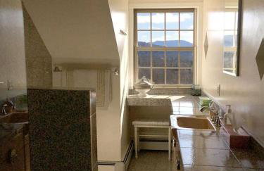 Impressive Cabin with a Pool and Hot Tub Ideal for Weekend Getaways in the Catskills - Foto 10