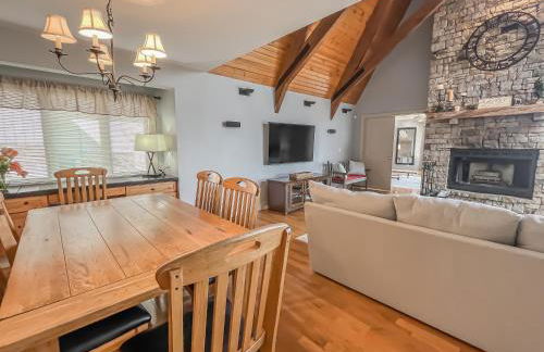 Luxury Stunning Mountaintop Home with Hot Tub and Lake Views - Foto 4