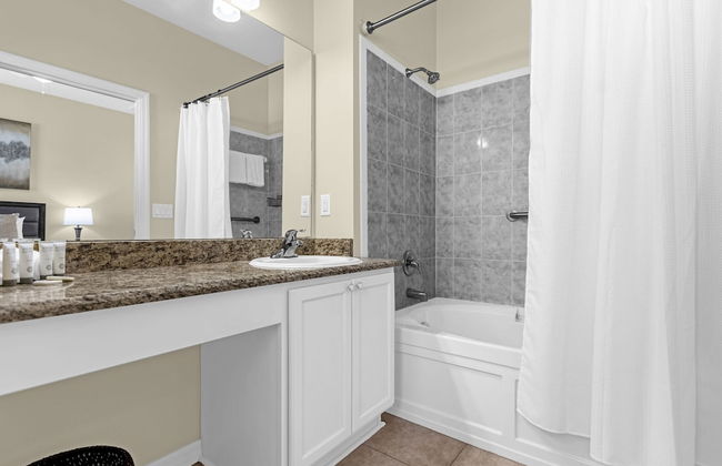 Upstay - New Home Near Disney w Private Pool BBQ - Foto 26