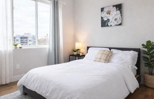 Stylish 2BR,1BAFree ParkingQueen Beds - Foto 13