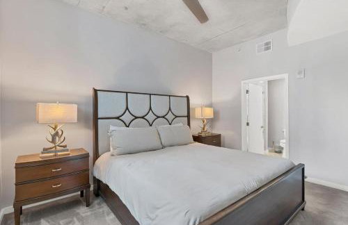 Modern 3 bedroom condo in downtown w free parking - Foto 32