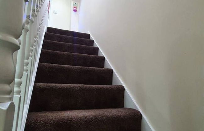 Lovely 5-bed House in Essex - Photo 22