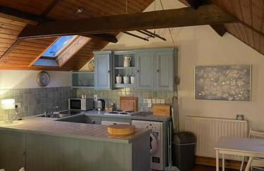 Converted Victorian Coach House on the North Coast - Foto 17