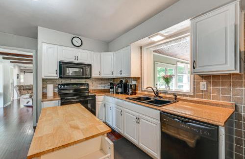 Golf Course Views and Games Galore - Vine Grove Gem! - Foto 9