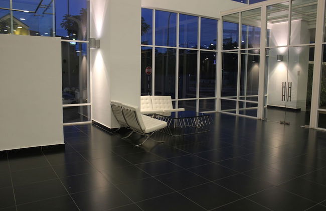 City Living with Panoramic Sea Views at Danga Bay - Foto 2