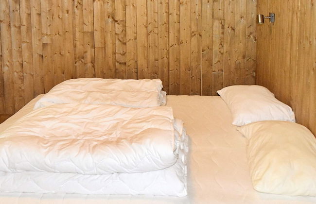 8 Person Holiday Home in Lesund - Foto 2