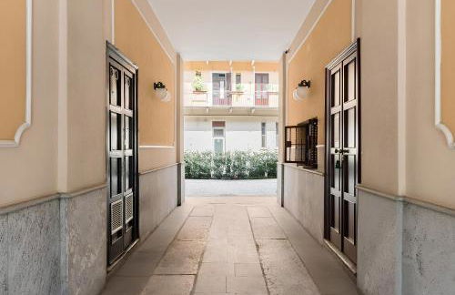 Charming Milanese Apartments - Photo 14