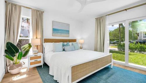 Lux Beachside 2nd Floor Condo 3 Steps to the Beach! - Foto 4