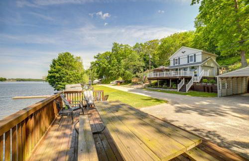 Big Pine Island Lake Cottage with Boat Dock and Kayaks - Foto 1