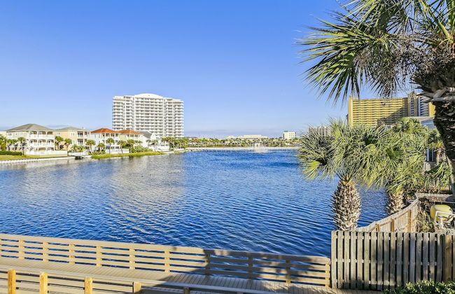 Southbay 55 is 2 Bedroom on the lake with short walk to beach by RedAwning - Foto 56