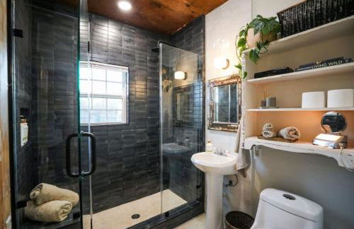 the reverie - romantic & eclectic with pool & hot tub at The Ponderosa - Foto 8