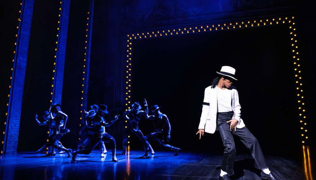 La mise en scène de la comédie musicale MJ est spectaculaire