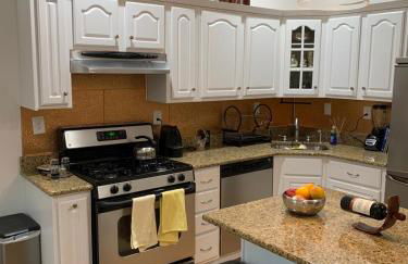 Historic 1869 Brownstone 15 min to NYC downtown - Foto 16