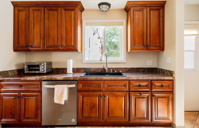 Movie Colony Oasis - Peaceful Walk to Downtown - Foto 16