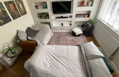 Group Contractor Stay 3 Bed House Bedford Parking WiFi - Foto 3