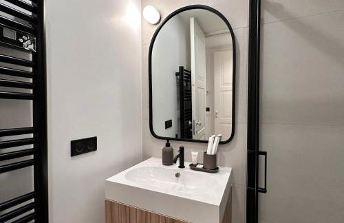 OPERA PROMENADE 4 Renovated 3 Bedrooms Balcony Sea View AC - Foto 17