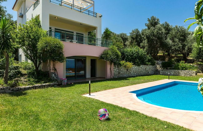 Secluded Villa w Private Pool, Children Play Area, Pool Table, BBQ & Sea Views - Foto 20