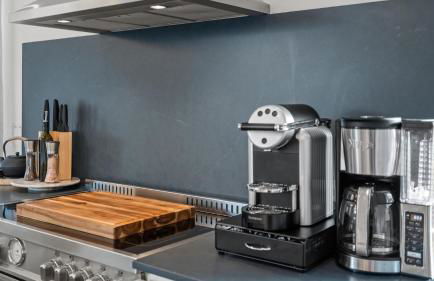 Brand New Low-Allergen Retreat with Hot Tub - Foto 24