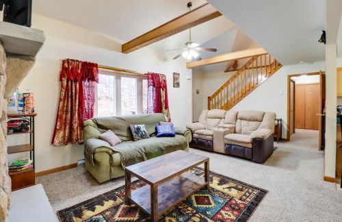 Private Hot Tub and Lake Access Poconos Escape! - Foto 5