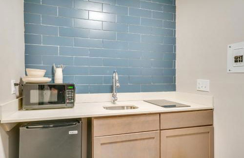 Walk to Shopping and Dining Port Huron Studio - Foto 12