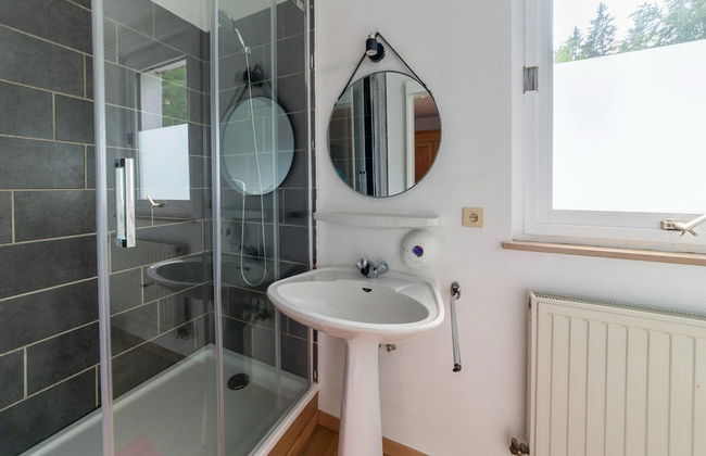 Mansion With Pool & Bar - Photo 19