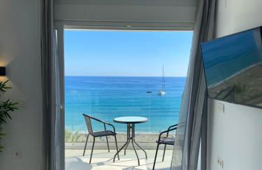 Playa Malagueta Vistas frontal al mar con 2 dormitorios - Photo 1