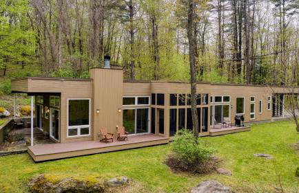 Secluded Modern Enclosed Patio Forest Views Woodland Zen by AvantStay - Foto 29