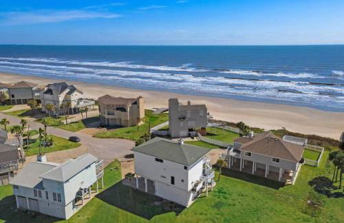 Huge beach house with great views, steps from sand - Foto 56