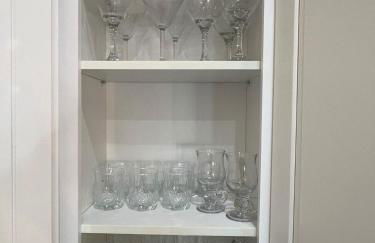 King Bed - Hot Tub, 3 Queens, Home away from home - Foto 18