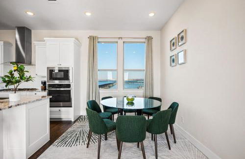 Stylish 4BR Lake House - Foto 13