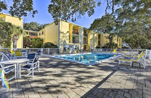 Waterfront Community w/ Perks: Mary Esther Condo - Foto 26