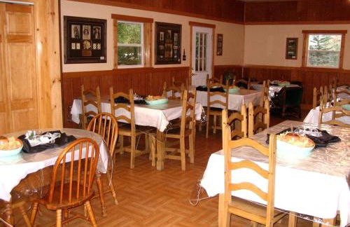 Enchanting Cabin with Beautiful Views near Glacier National Park, Montana - Foto 8