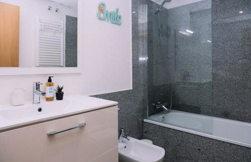 Piscina y garaje cerca del centro by CABANA Rentals - Foto 12