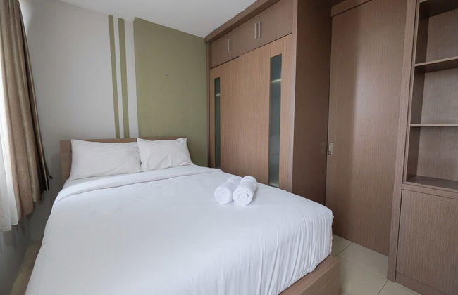 2BR with Sofa Bed Cervino Tebet Apartment - Foto 7